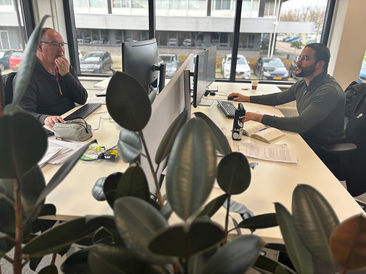 A de Jong binnen in pand