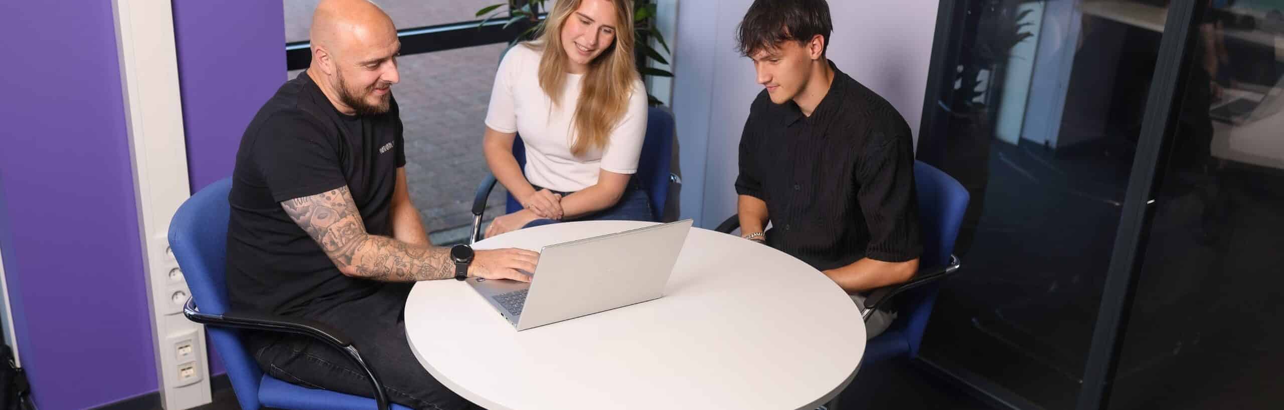 3 IT'ers zoeken betrouwbare IT service provider voor security en AI