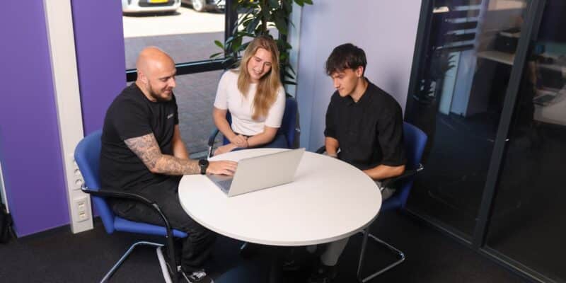 3 IT'ers zoeken betrouwbare IT service provider voor security en AI